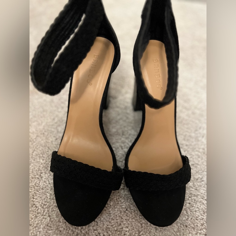 New! Black Summer Sandals sz 9